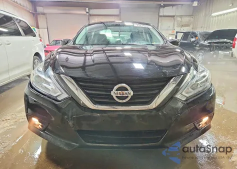 2017 Nissan Altima 2.5 z USA, uszkodzony, nr VIN 1N4AL3AP3HC242645